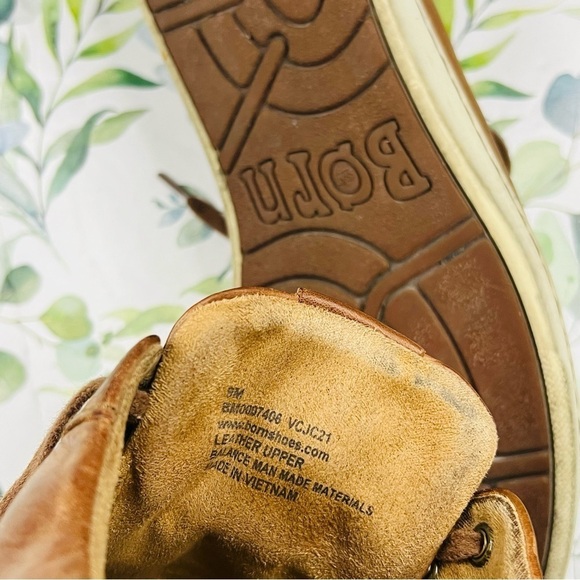 Born Tan Leather Allegheny Sneakers 9M - Picture 5 of 7
